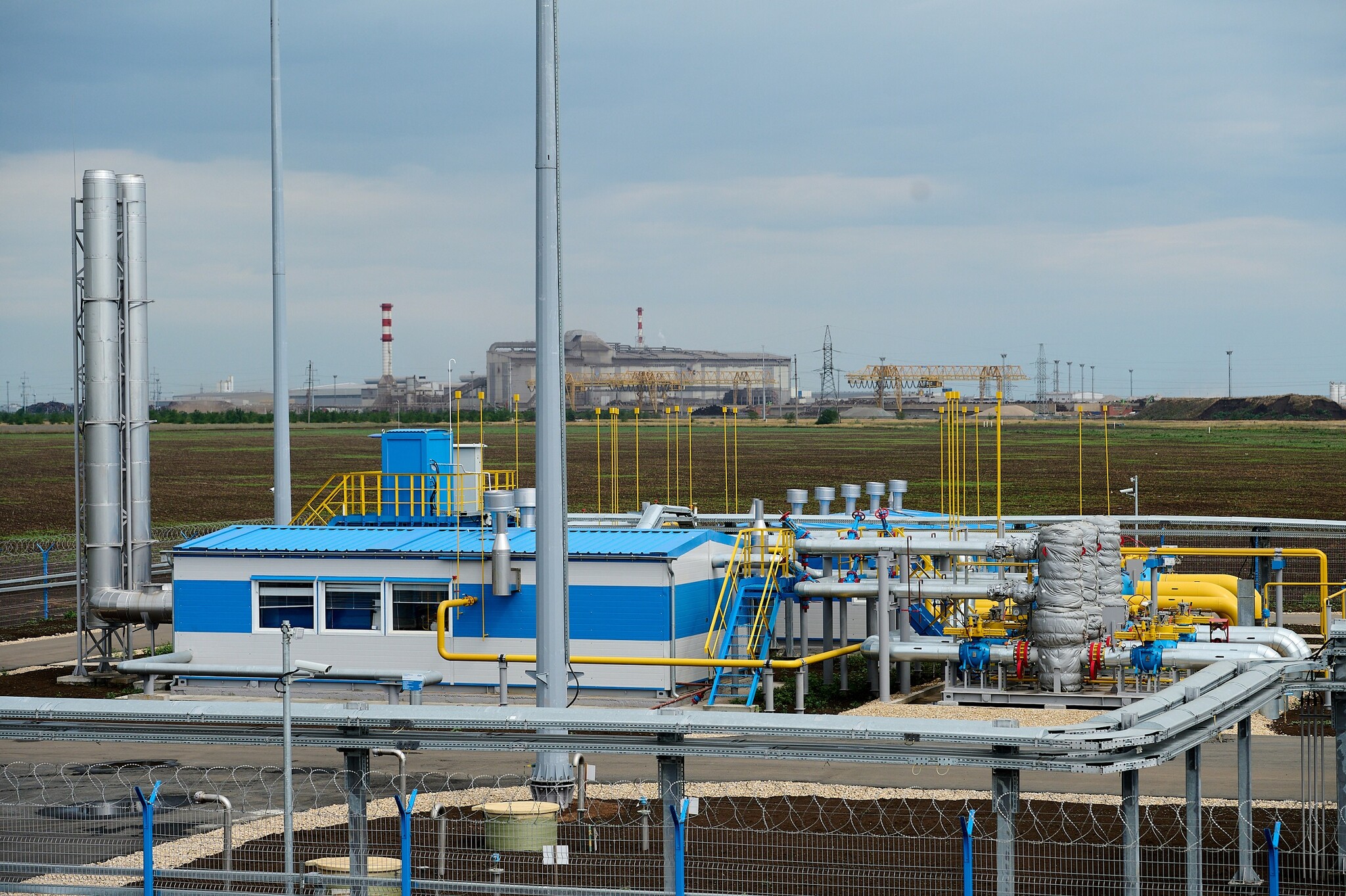 Внедрение Битрикс24 в одной из дочерних компаний ПАО "Газпром": Внедрение Битрикс24 - Воспроизвели портал, который ранее использовался в компании, на базе Битрикс24. Настроили интеграцию с внутренней IT-инфраструктурой компании, а так же другими сервисами и базами данных.